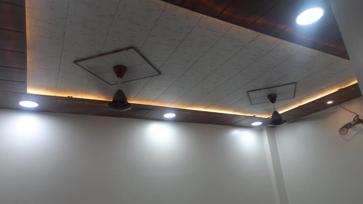 Golden Guest House اوجاين المظهر الخارجي الصورة